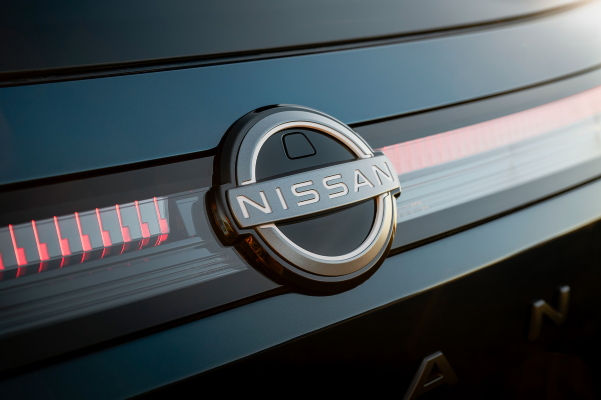 Nissan emblem close up on a 2025 Nissan Murano